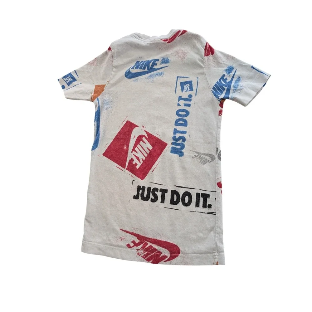 Nike Boys Size Small Graphic Tee Shirt‎ White Red Blue All Over Print